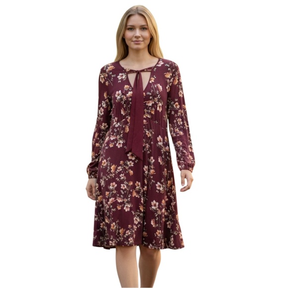 Xhilaration Dresses & Skirts - Xhilaration Burgundy Floral Dress